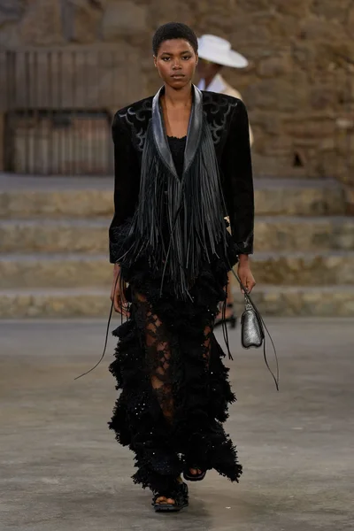 Look 29